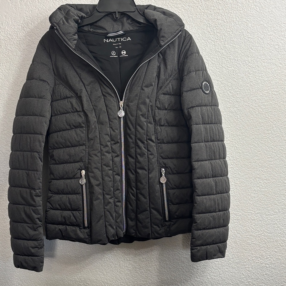 Nautica Charcoal puff Jacket, water resistant, comfort stretch- MEDIUM- Like New